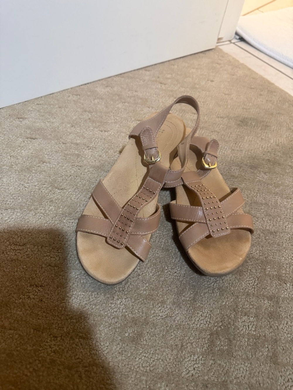 Naturalizer Tan Slingback Studded T-Strap Sandals